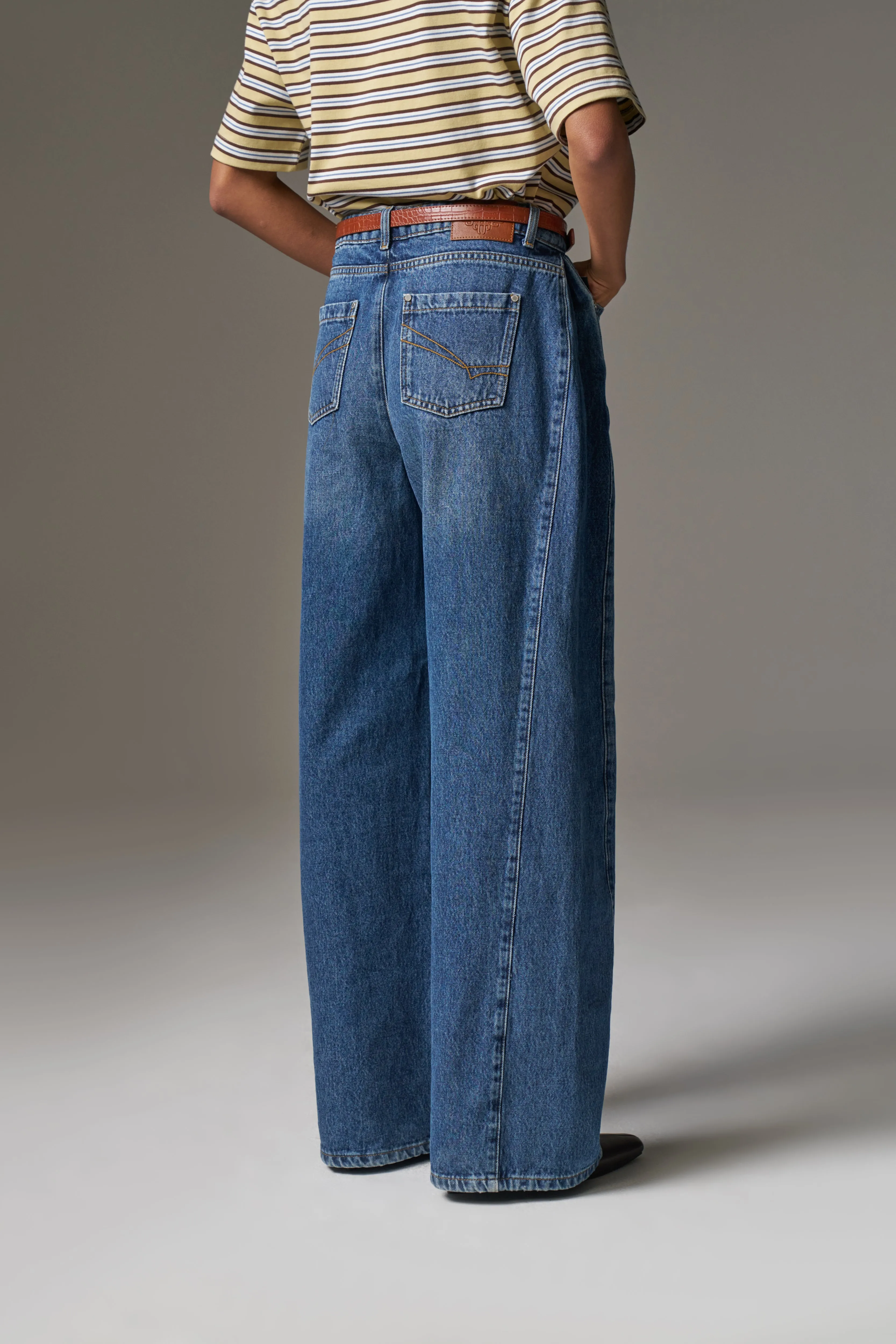 ADJUSTABLE PLEAT DETAIL WIDE LEG JEANS - VINTAGE BLUE WASH
