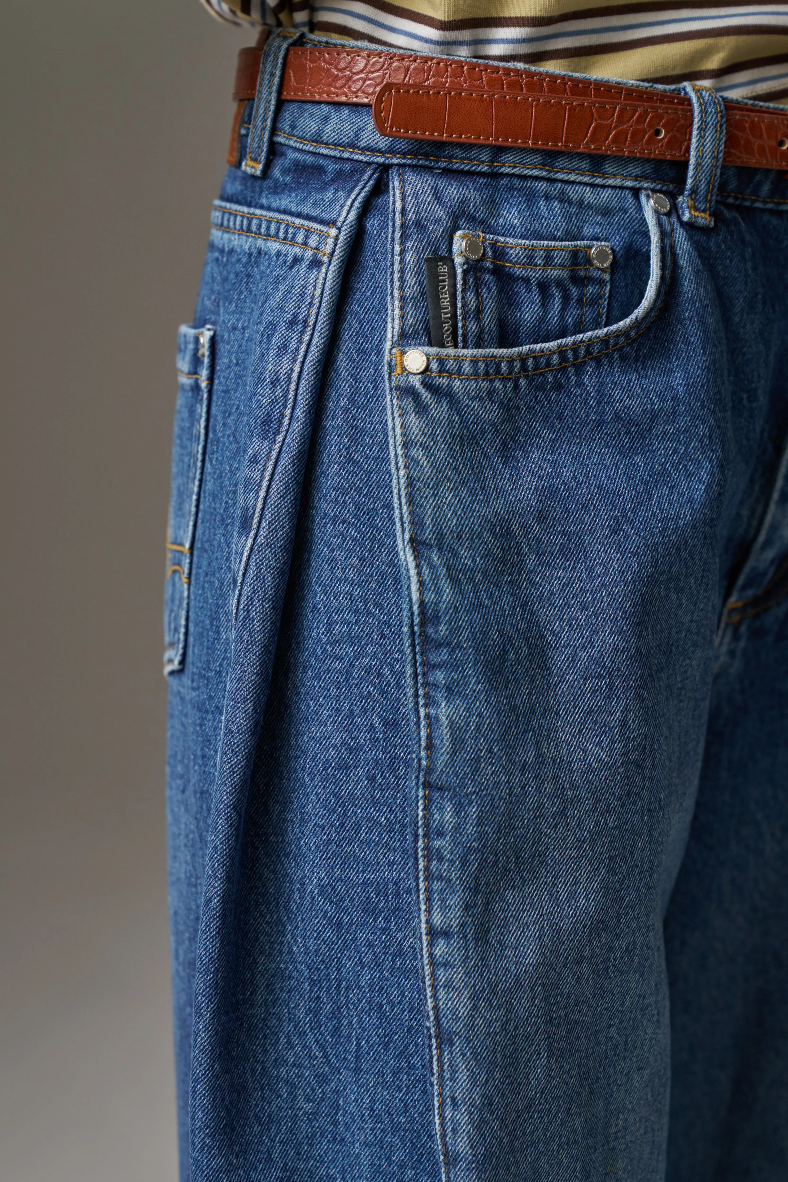 ADJUSTABLE PLEAT DETAIL WIDE LEG JEANS - VINTAGE BLUE WASH