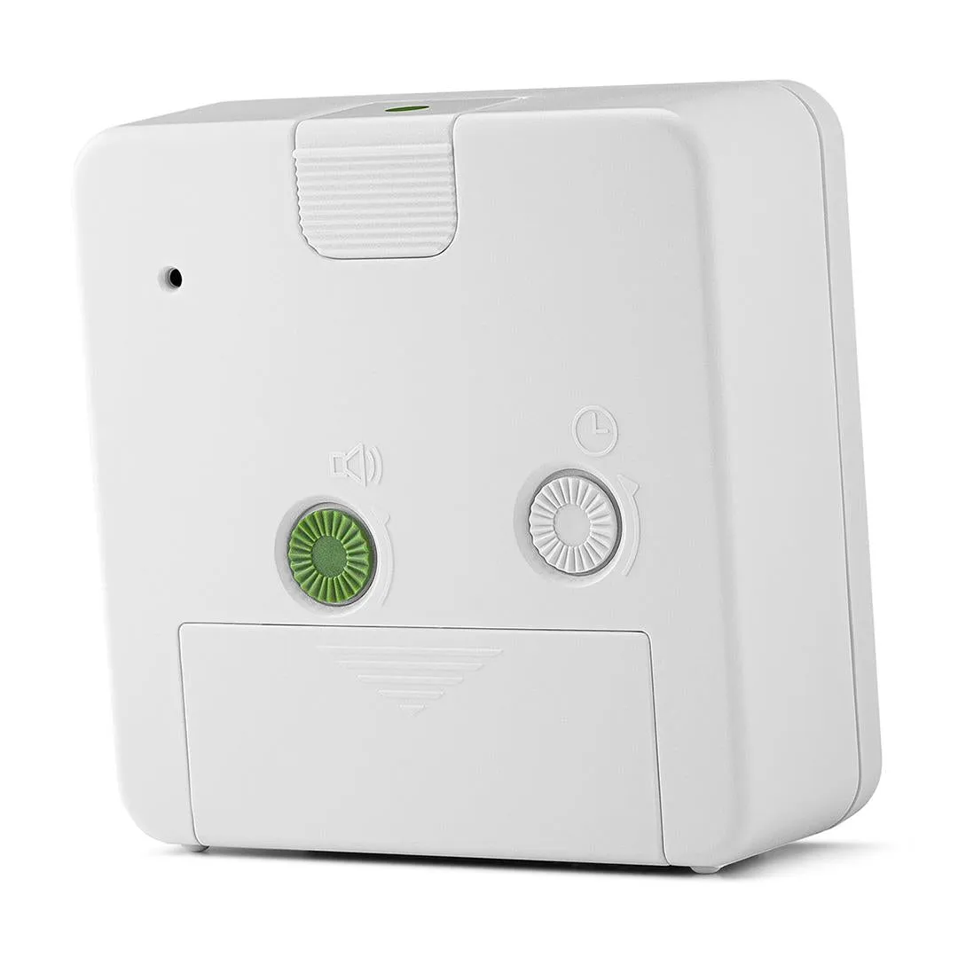BC03 Braun classic analogue alarm clock  - white