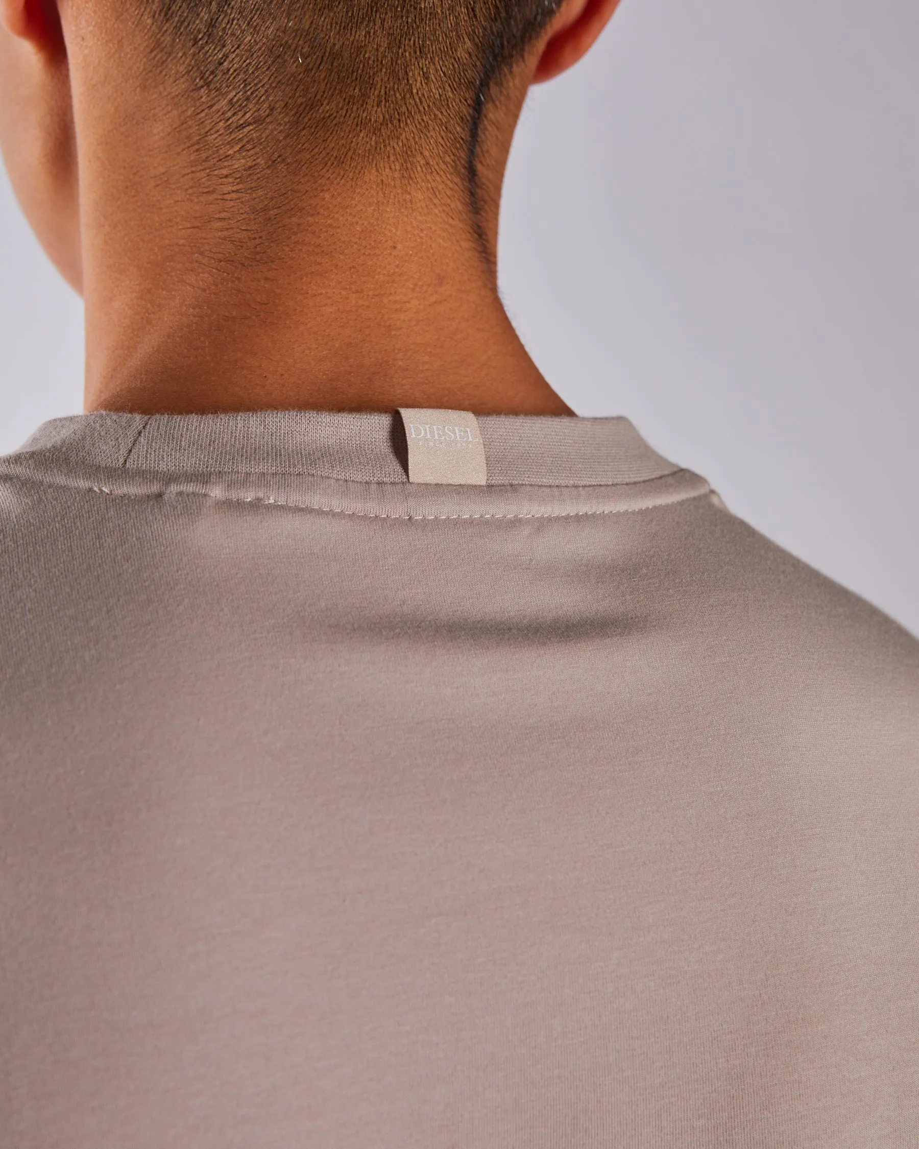 Lachlan Tee Saturn Ash