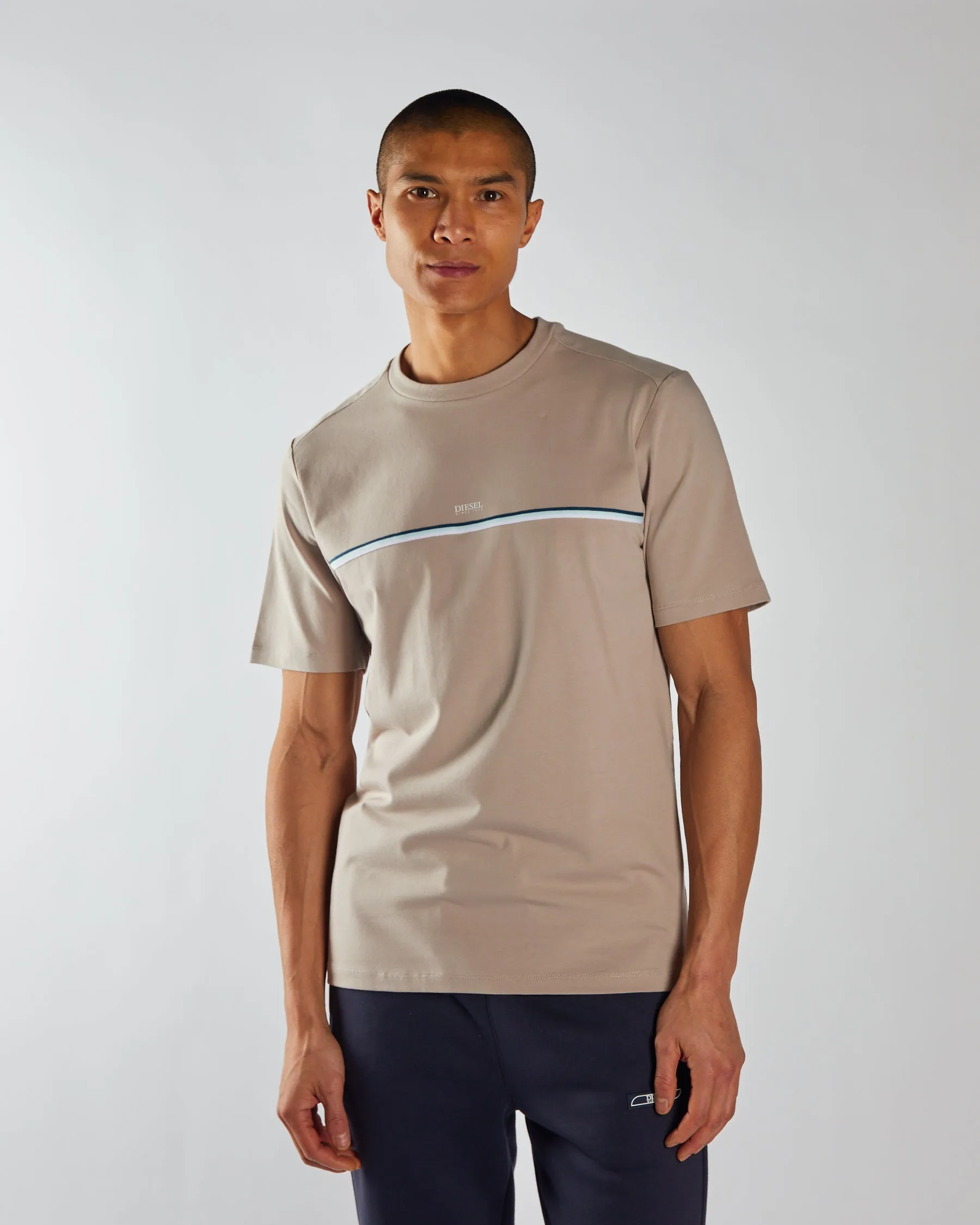 Lachlan Tee Saturn Ash