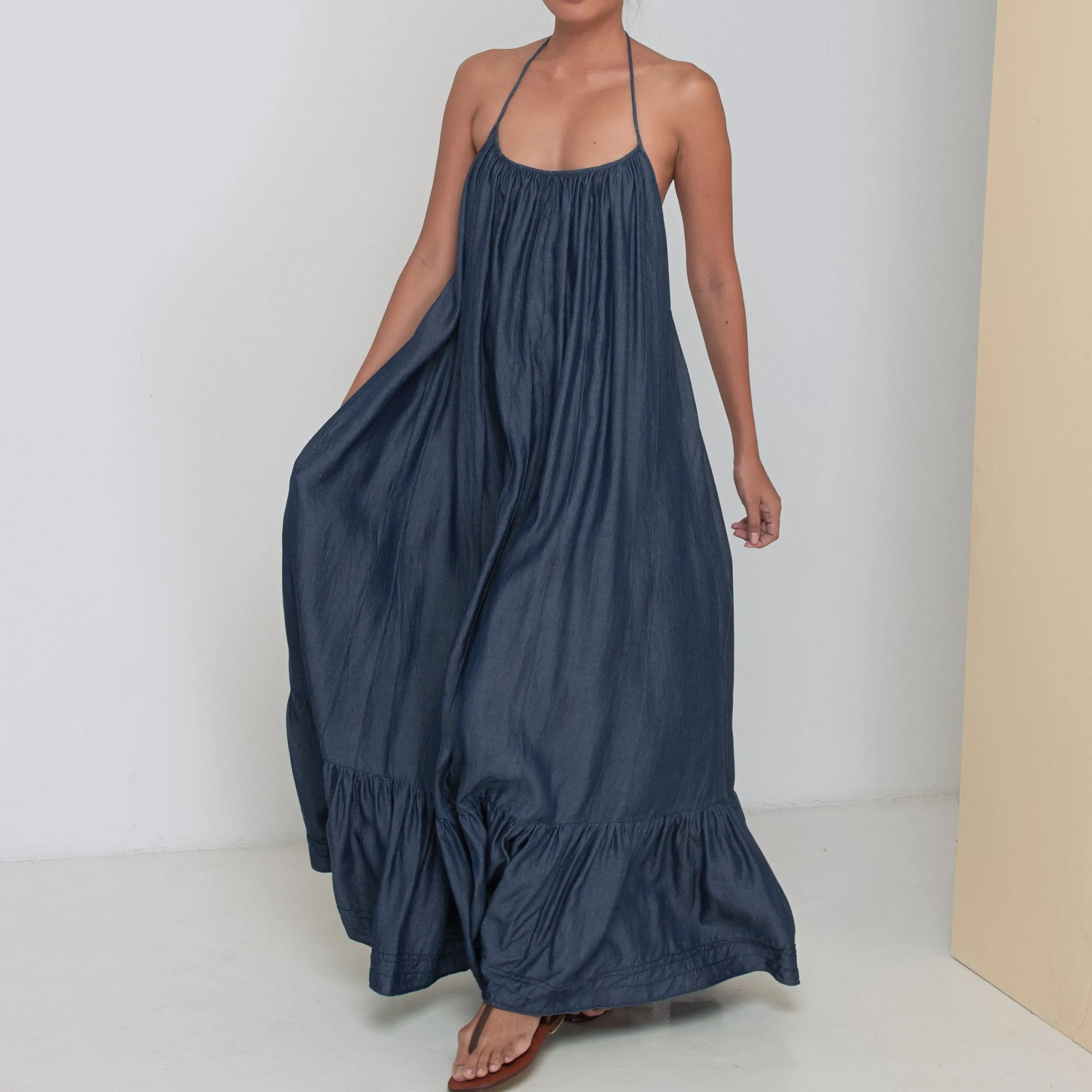 LONG BACKLESS RUFFLED DRESS - Tencel Denim | Blue
