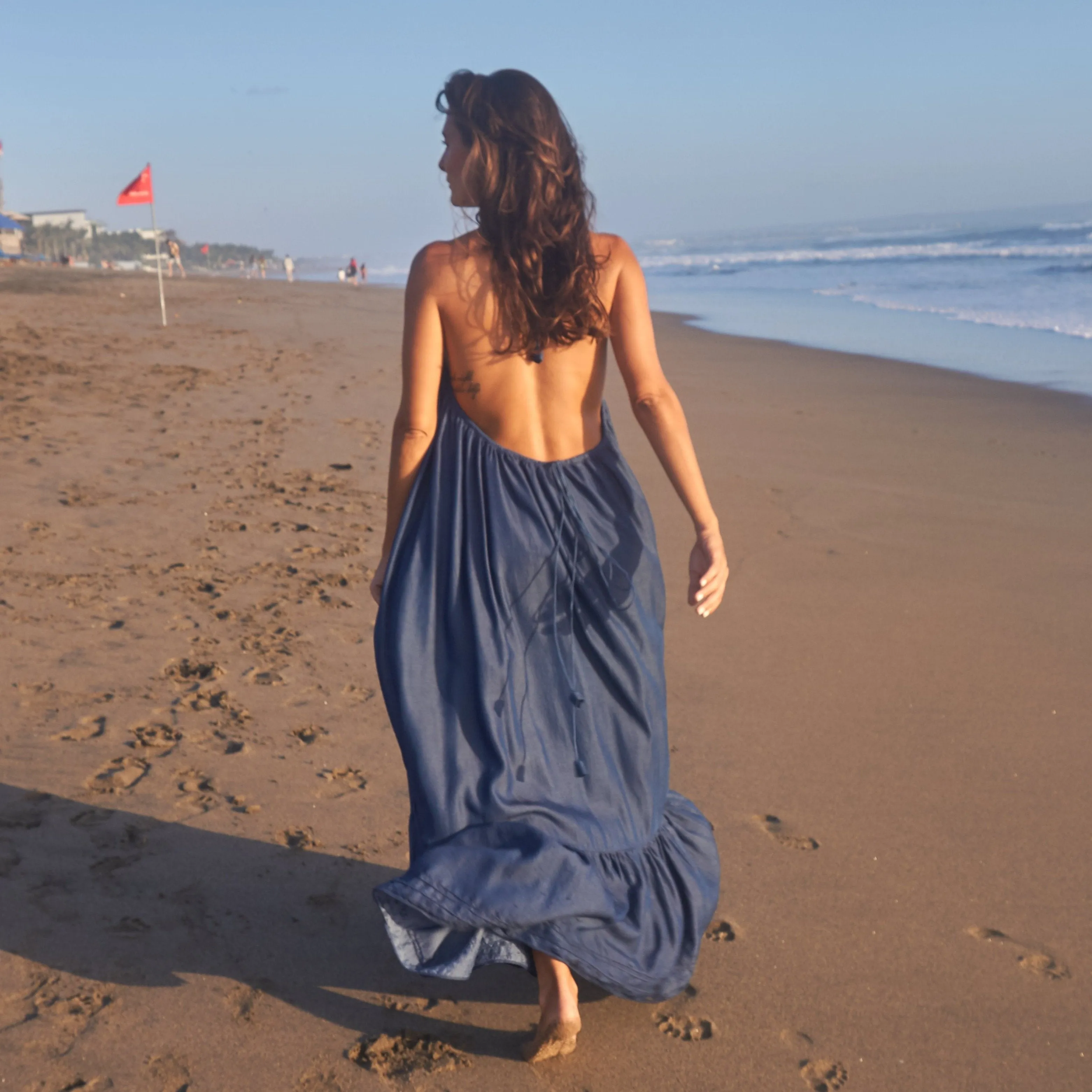 LONG BACKLESS RUFFLED DRESS - Tencel Denim | Blue