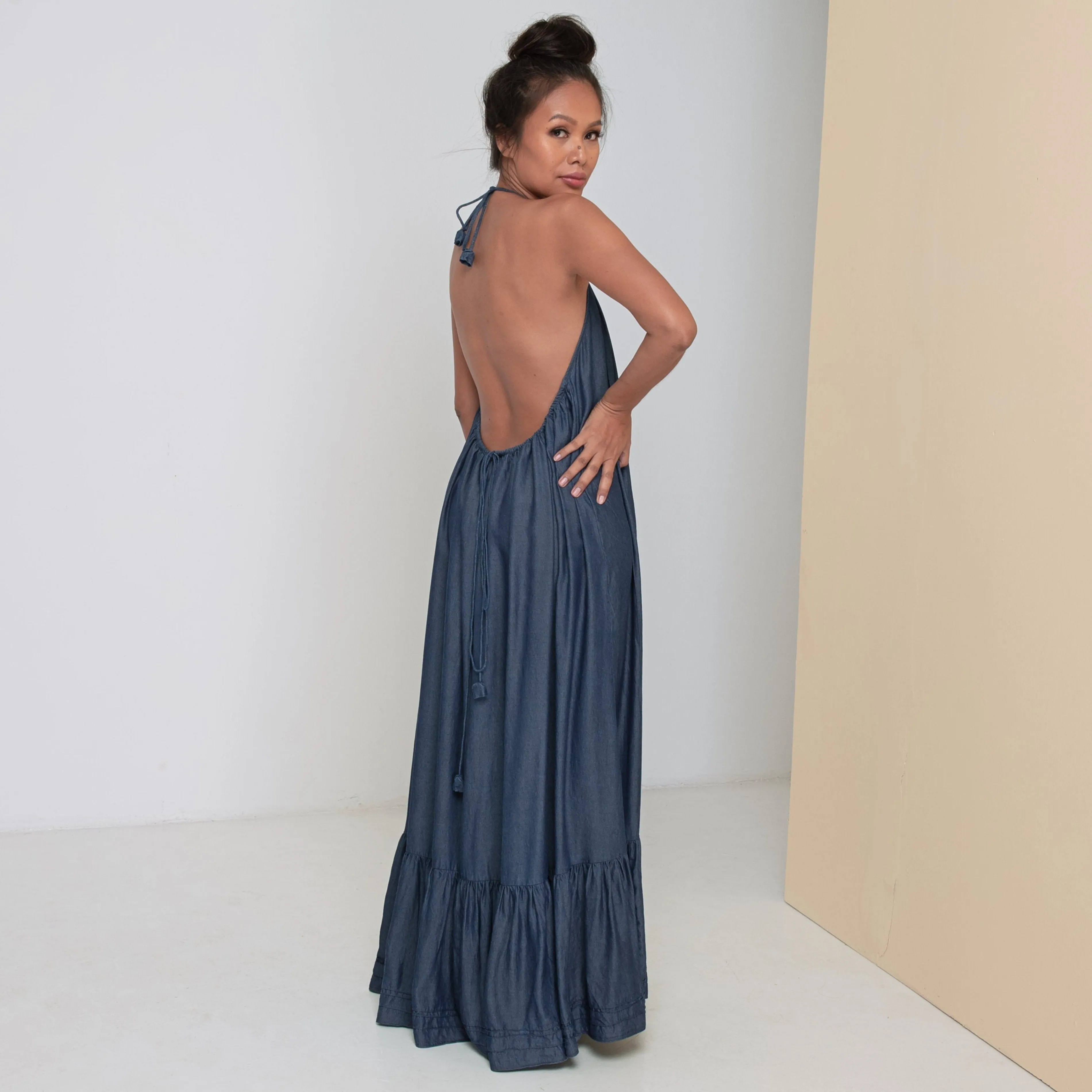 LONG BACKLESS RUFFLED DRESS - Tencel Denim | Blue
