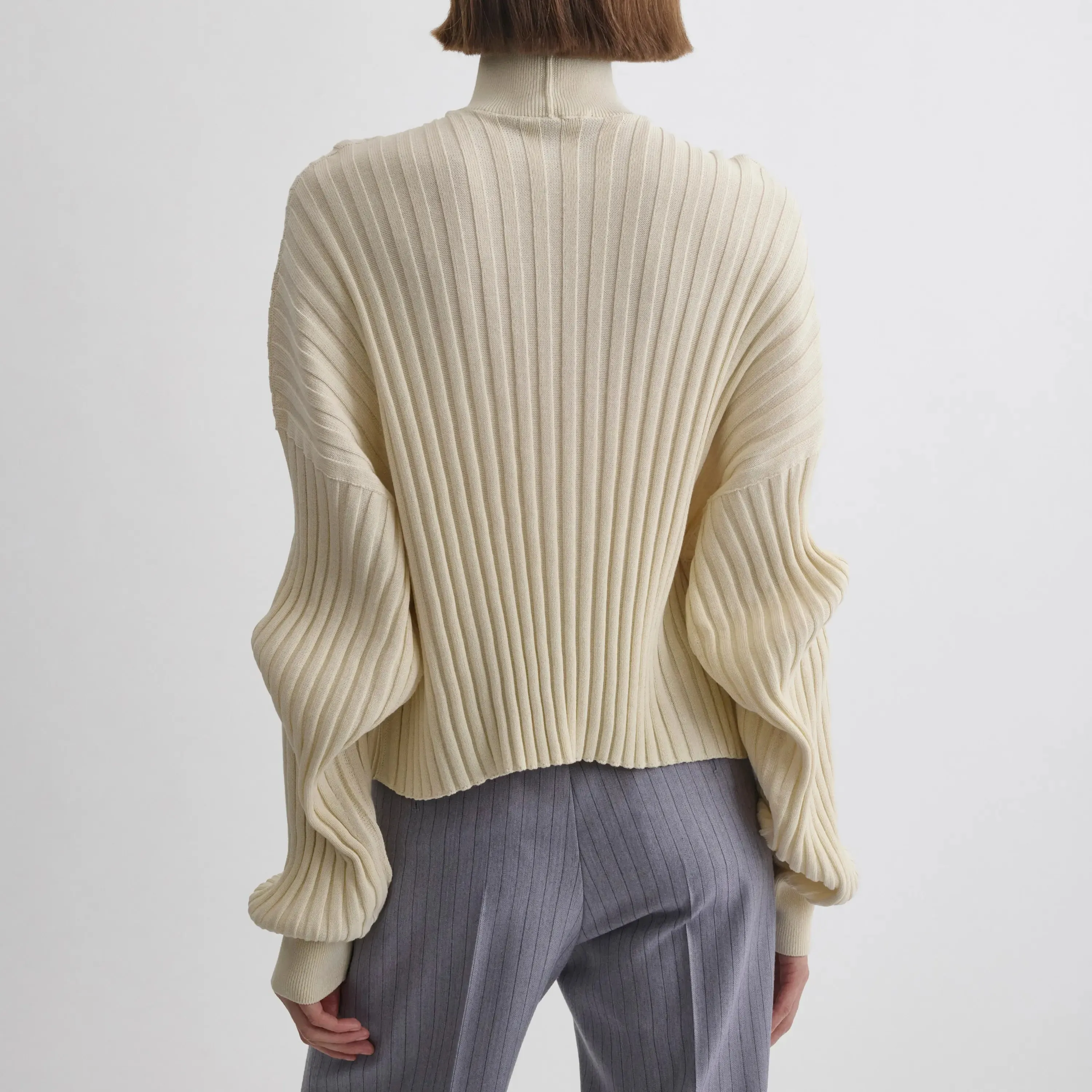 LOOSE MOCK NECK TOP | cream viscose cotton