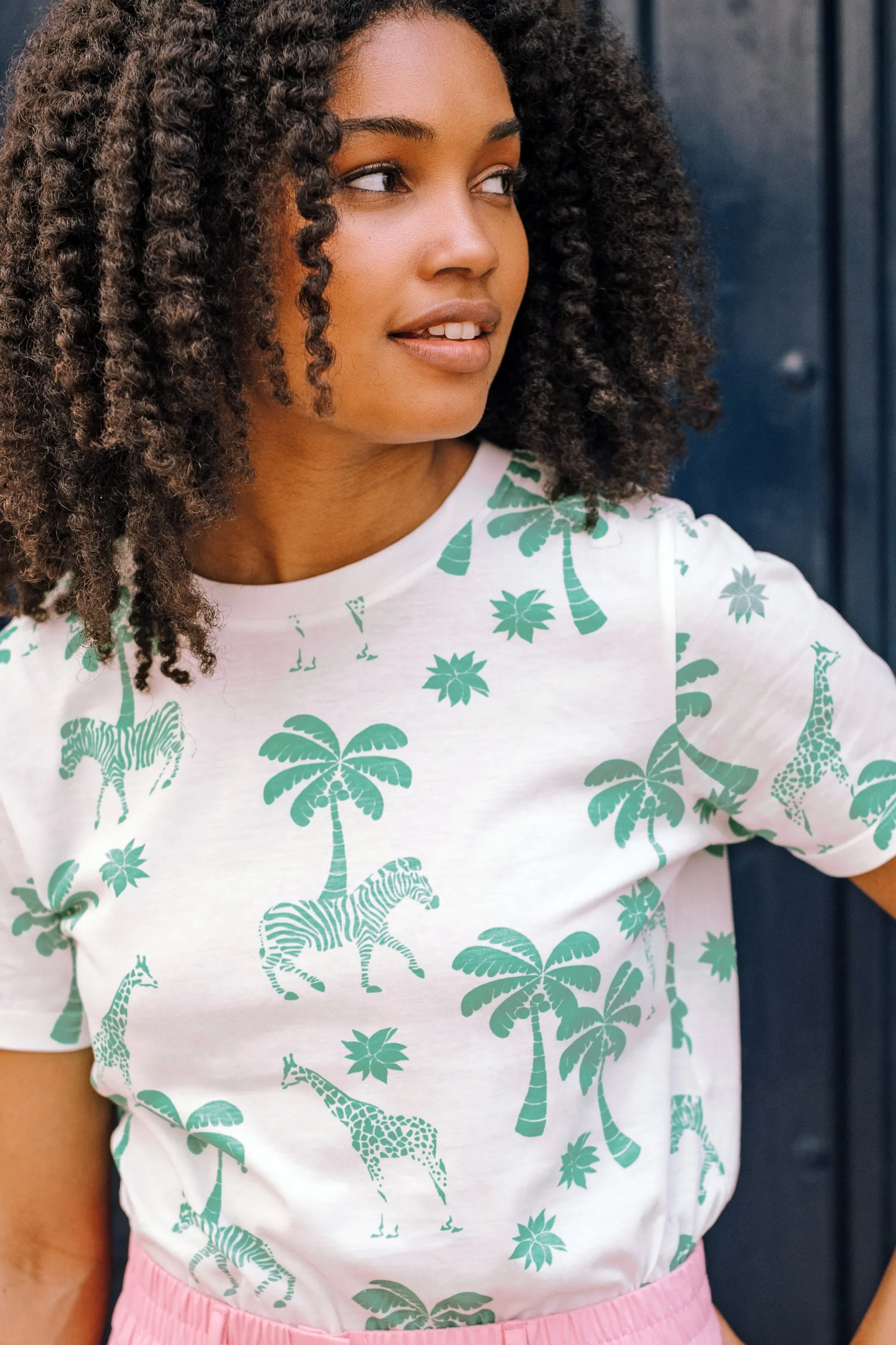 Maggie T-shirt - Off-white. Savannah Oasis