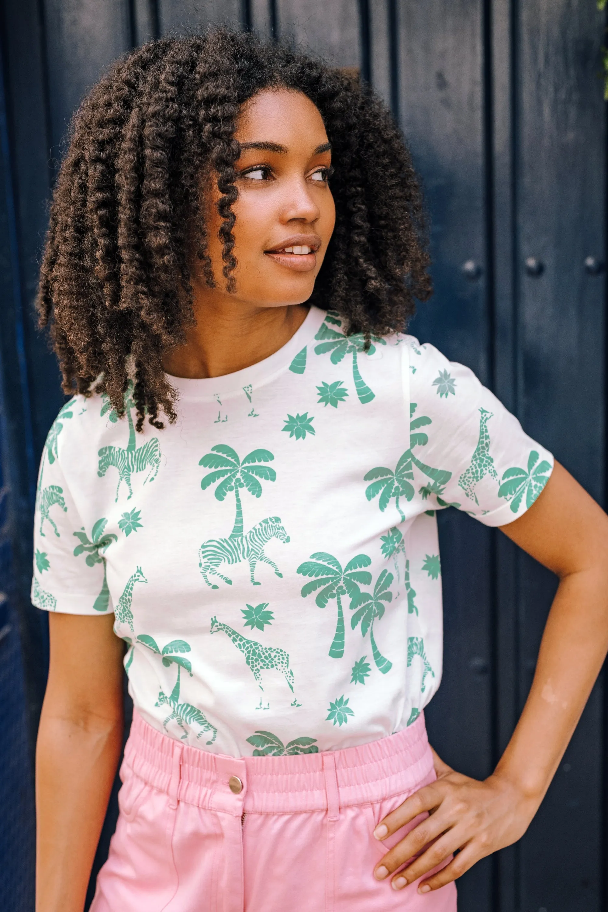 Maggie T-shirt - Off-white. Savannah Oasis