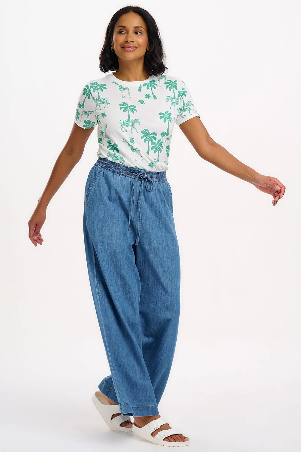 Maggie T-shirt - Off-white. Savannah Oasis