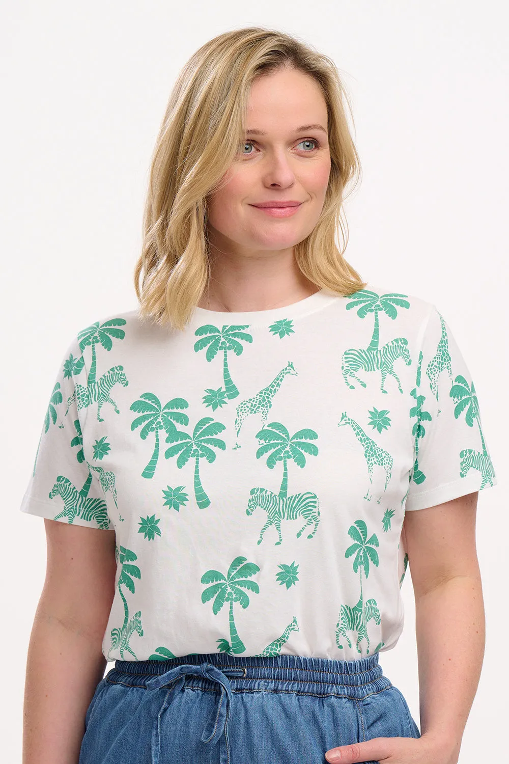 Maggie T-shirt - Off-white. Savannah Oasis
