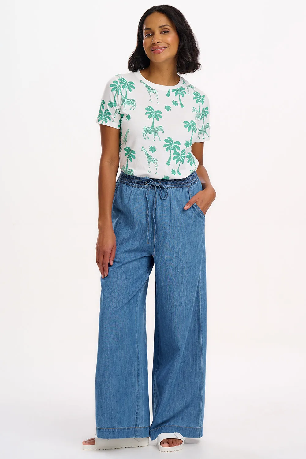 Maggie T-shirt - Off-white. Savannah Oasis