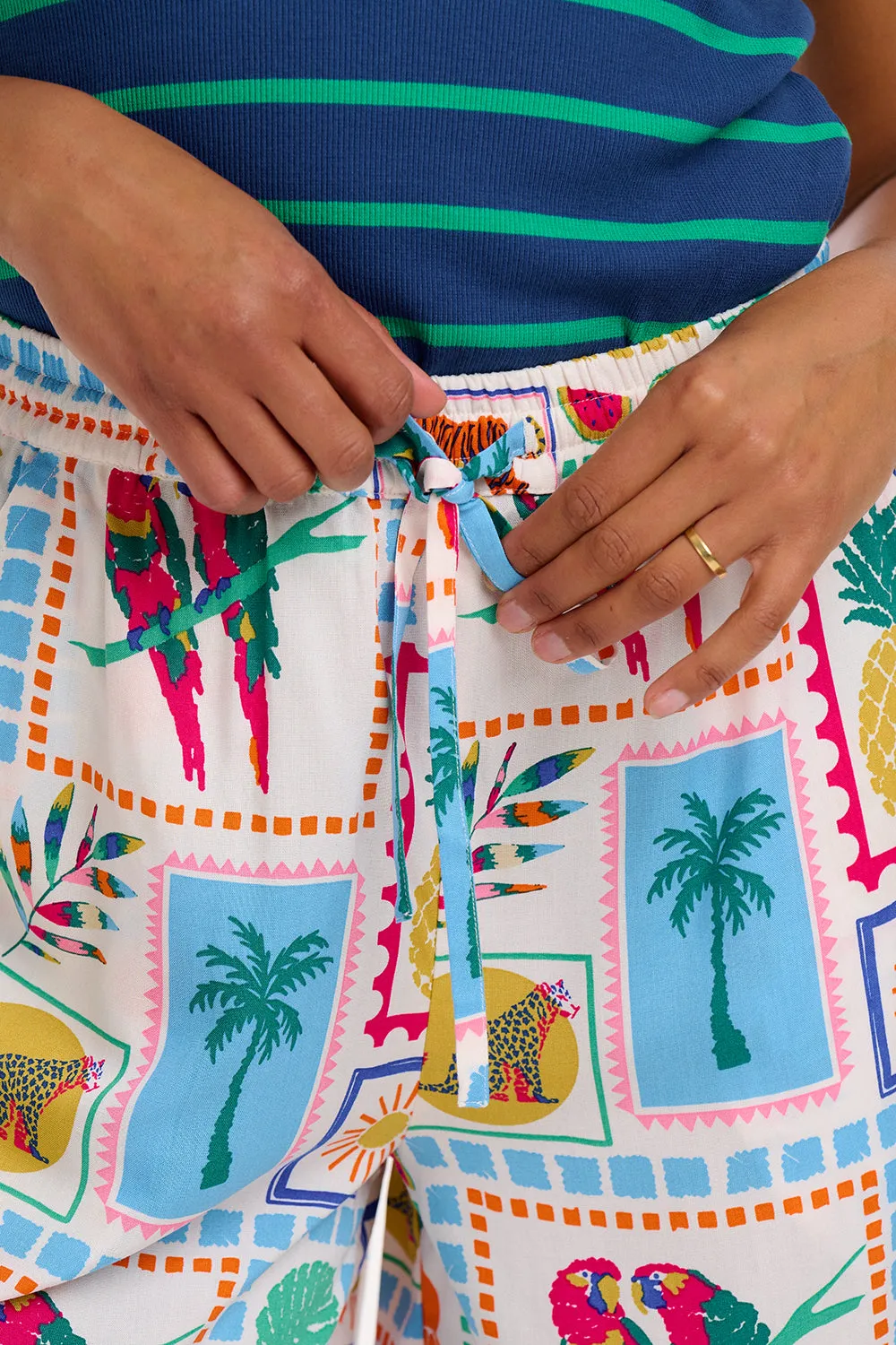 Patty Shorts - Off-White. Jungle Tile