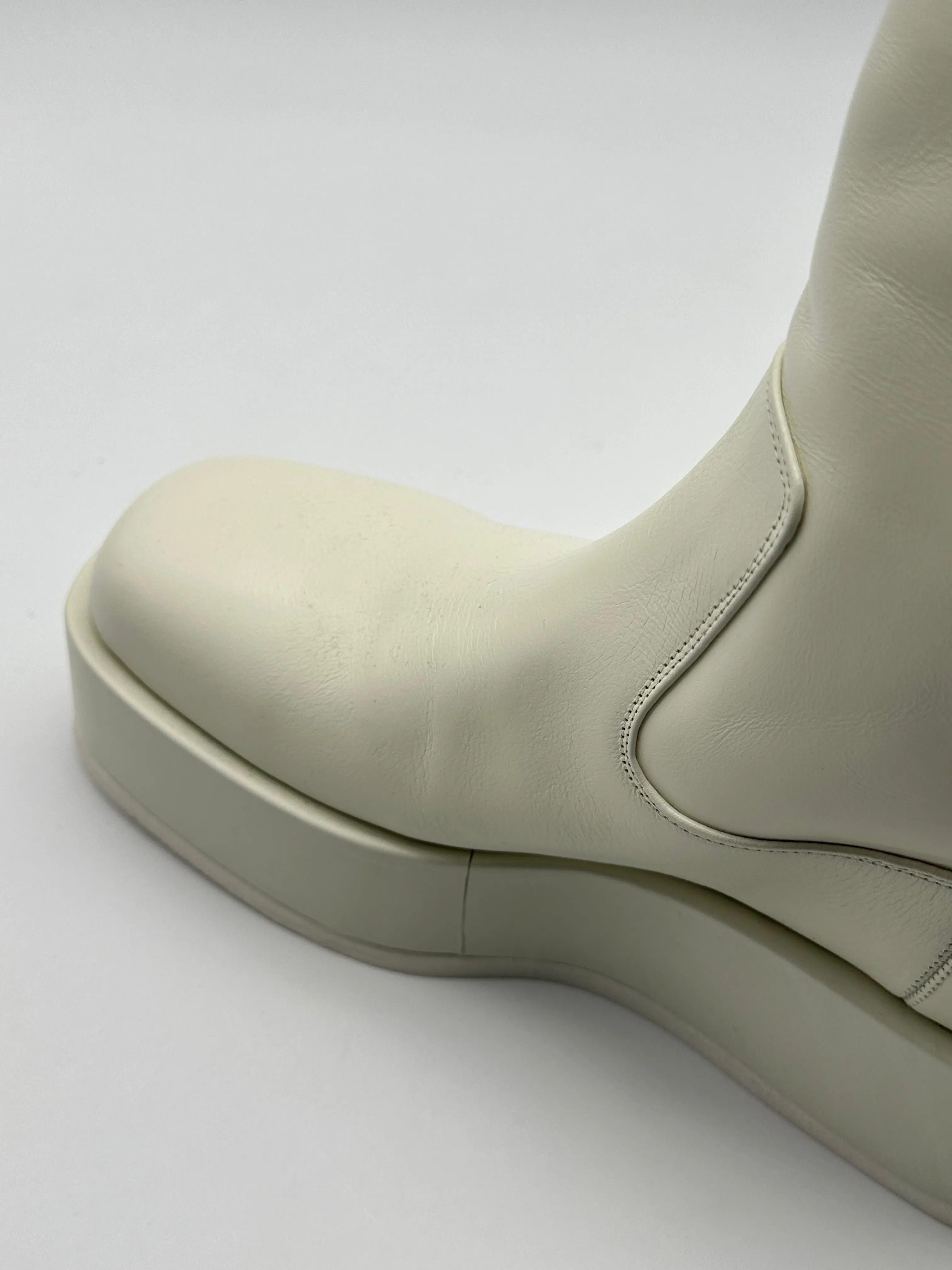 Stivaletti Con Zeppa In Pelle Ivory